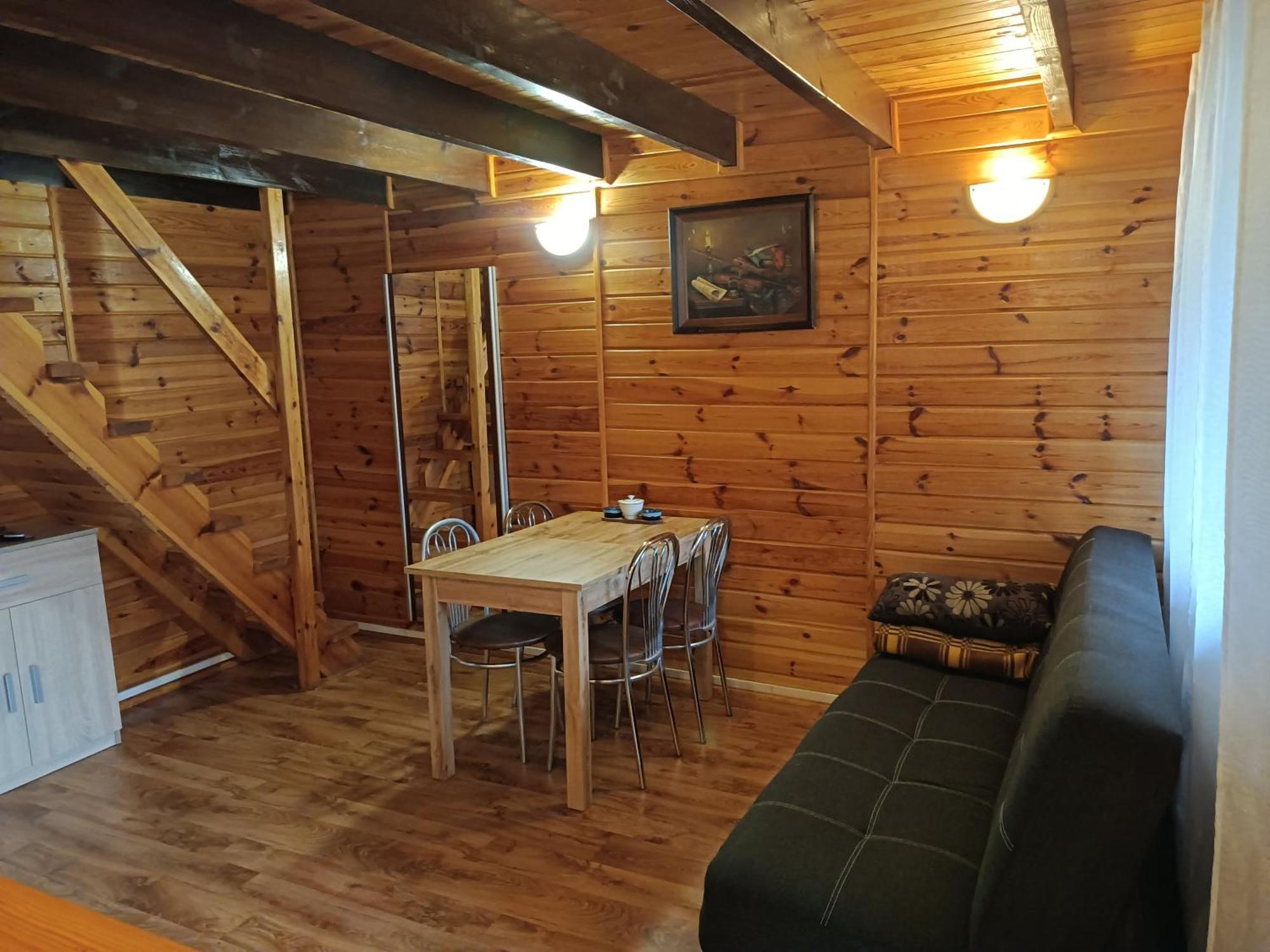 Harnasiowa Chatka Ярославец Стая снимка